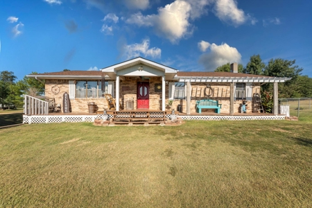 Country Home and 17.5 Acres in Salem, Arkansas - image 2