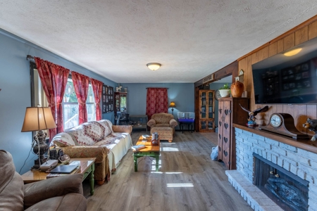 Country Home and 17.5 Acres in Salem, Arkansas - image 12