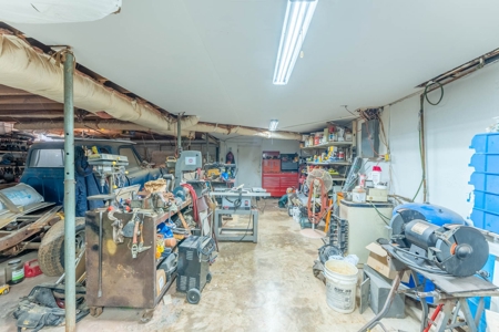 Country Home and 17.5 Acres in Salem, Arkansas - image 28