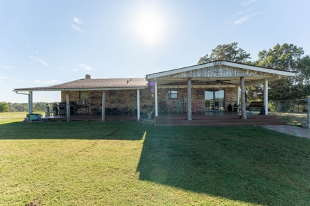 Country Home and 17.5 Acres in Salem, Arkansas - image 7