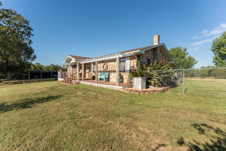 Country Home and 17.5 Acres in Salem, Arkansas - image 4