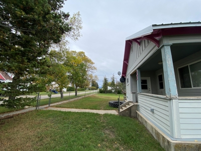 Craftsman with character in a beautiful small quiet MT town! - image 36