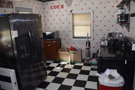 2 Bed, 1 Bath Country Home - image 7