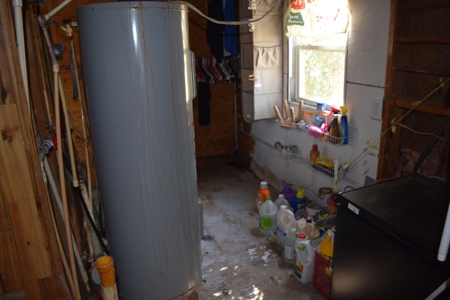 2 Bed, 1 Bath Country Home - image 9
