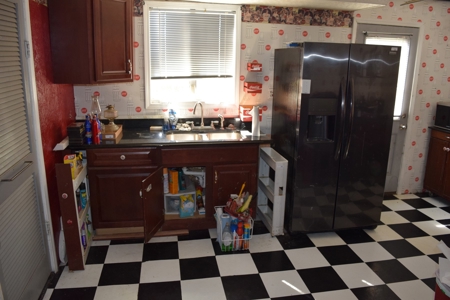 2 Bed, 1 Bath Country Home - image 6