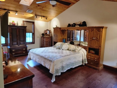 Escape to the Country - image 13