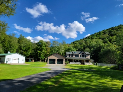 Escape to the Country - image 2