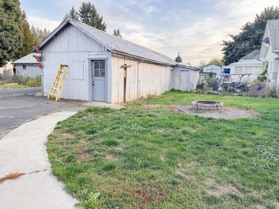 Great family home close to schools and parks - image 20