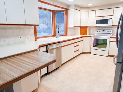 Great family home close to schools and parks - image 5