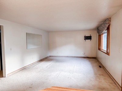 Great family home close to schools and parks - image 3
