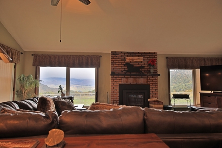 Home, Acreage, Irrigation, Workshop, Arena, Borders BLM - image 13