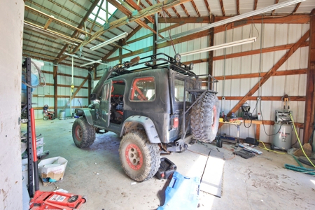 Home, Acreage, Irrigation, Workshop, Arena, Borders BLM - image 35