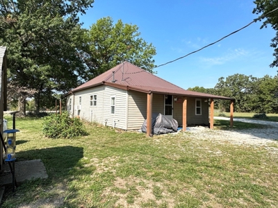 El Dorado Springs Missouri Country Home & 20 Acres For Sale - image 25