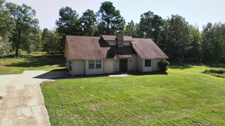 East Texas Country Home on 10 Acres in Atlanta, Texas - image 4