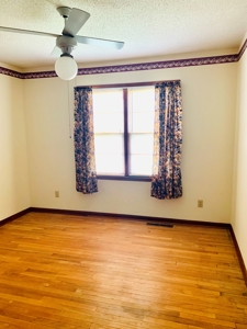 Charming 3 Bedroom Ranch Home In Quaint Small Town - image 7