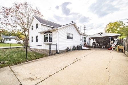 Anamosa Home For Sale - image 1