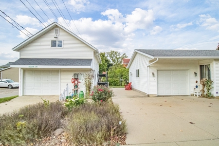 Anamosa Home For Sale - image 3
