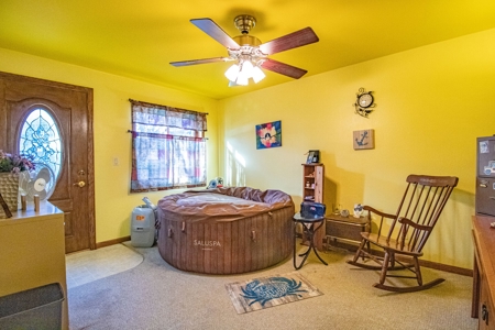 Anamosa Home For Sale - image 14