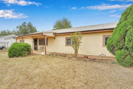 Home For Sale In Mangum, Oklahoma - image 4