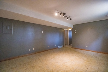 Springville Iowa Home for Sale - image 15