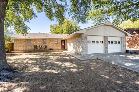 Home For Sale In Mineral Wells, Texas - image 1