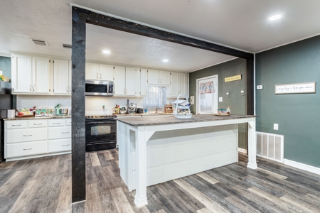 Home For Sale In Mineral Wells, Texas - image 9
