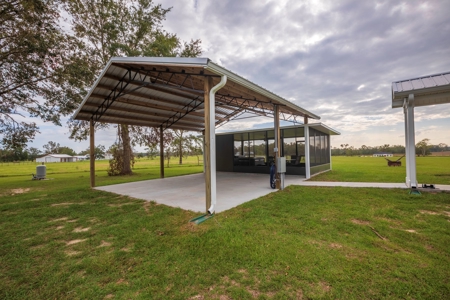 Aviation Home & 2 Hangars For Sale in Jasper, FL - image 2