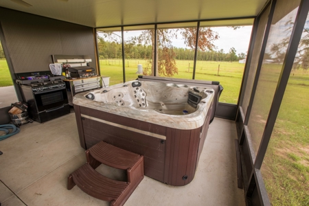 Aviation Home & 2 Hangars For Sale in Jasper, FL - image 33