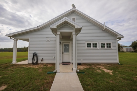 Aviation Home & 2 Hangars For Sale in Jasper, FL - image 36