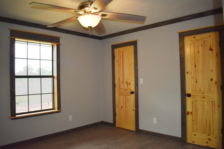 Home For Sale with Acreage in Atlanta, Texas - image 7