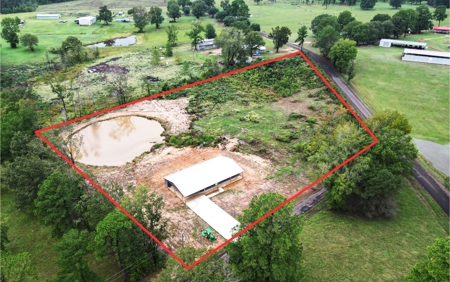 Home For Sale with Acreage in Atlanta, Texas - image 1