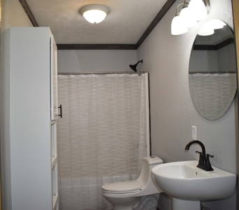 Home For Sale with Acreage in Atlanta, Texas - image 9