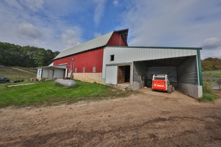 Log Home with Farm for Sale in Southwest Wisconsin - image 20