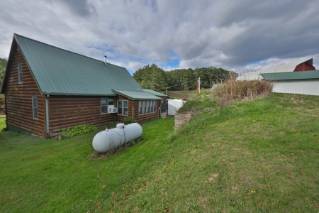 Log Home with Farm for Sale in Southwest Wisconsin - image 6