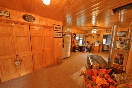 Log Home with Farm for Sale in Southwest Wisconsin - image 15