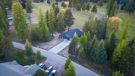 Beautiful new home on the Golf Course!! - image 3