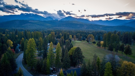 Beautiful new home on the Golf Course!! - image 10