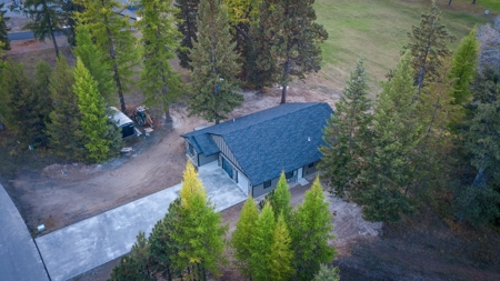Beautiful new home on the Golf Course!! - image 6