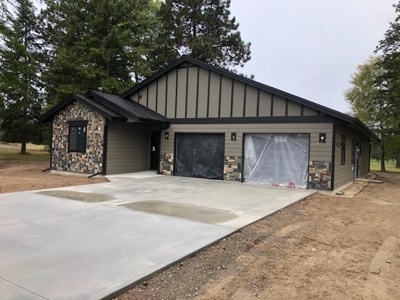 Beautiful new home on the Golf Course!! - image 12