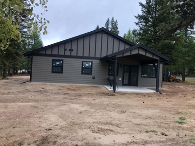 Beautiful new home on the Golf Course!! - image 13