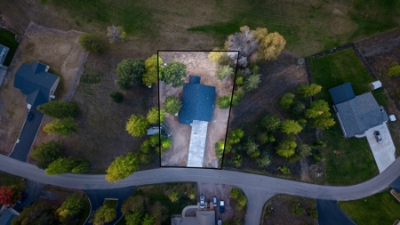 Beautiful new home on the Golf Course!! - image 15