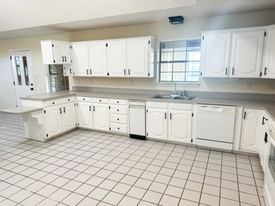 3BR Home on Sprawling 24.71+/- Acres, Gatesville, TX - image 17