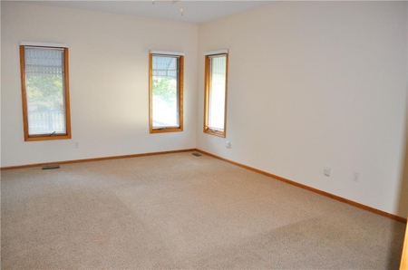 Spacious Home Just Minutes from St. Joseph, MO - image 25