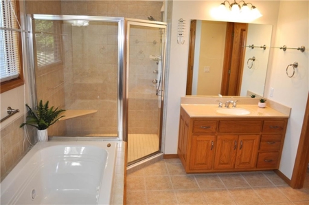 Spacious Home Just Minutes from St. Joseph, MO - image 26