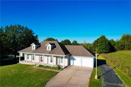 Spacious Home Just Minutes from St. Joseph, MO - image 41
