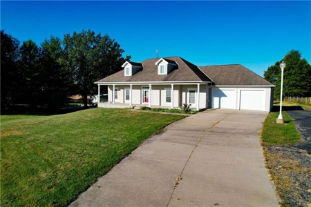 Spacious Home Just Minutes from St. Joseph, MO - image 49