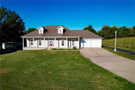 Spacious Home Just Minutes from St. Joseph, MO - image 50