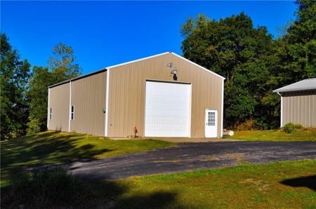 Spacious Home Just Minutes from St. Joseph, MO - image 3