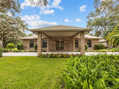 Gorgeous Custom Built Brick Home in City Limits Chiefland FL - image 48