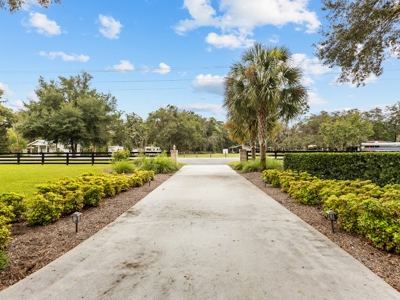 Gorgeous Custom Built Brick Home in City Limits Chiefland FL - image 50